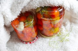 Маринованные помидоры черри на зиму в банке - шаг 11 Маринованные помидоры черри на зиму в банке - шаг 11