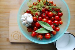 Маринованные помидоры черри на зиму в банке - шаг 1 Маринованные помидоры черри на зиму в банке - шаг 1