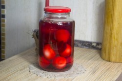 Маринованные яйца куриные - шаг 10