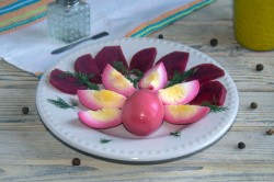 Маринованные яйца куриные - шаг 11
