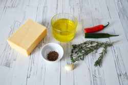 Маринованный сыр - шаг 1