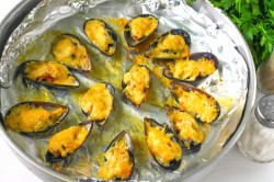 Мидии запеченные в духовке с сыром - шаг 5