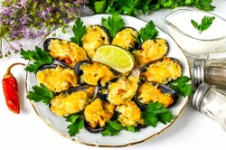 Мидии запеченные в духовке с сыром - шаг 6