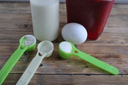 Молочное мороженое с клубникой - шаг 1