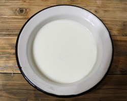 Молочное мороженое с клубникой - шаг 2