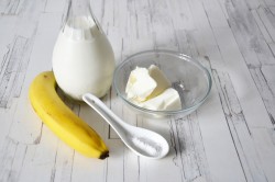 Молочный коктейль с мороженым и бананом - шаг 1 Молочный коктейль с мороженым и бананом - шаг 1
