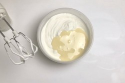 Мороженое из сливок и сгущенки домашнее - шаг 3