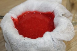 Клубничный морс из клубники - шаг 5
