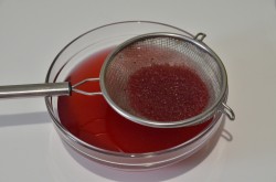 Клюквенный морс из замороженных ягод - шаг 8