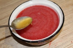 Морс из замороженных ягод клубники и красной смородины - шаг 7 Морс из замороженных ягод клубники и красной смородины - шаг 7