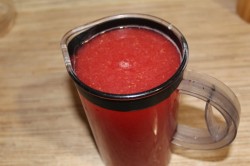 Морс из замороженных ягод клубники и красной смородины - шаг 9 Морс из замороженных ягод клубники и красной смородины - шаг 9