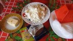 Мраморная творожная пасха с ванилью, сгущенкой и какао - шаг 1