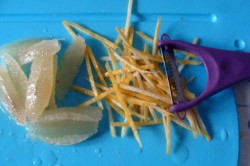 Торт - Мусс из белого шоколада с клубничной прослойкой - шаг 1