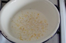 Торт - Мусс из белого шоколада с клубничной прослойкой - шаг 5