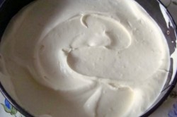 Торт - Мусс из белого шоколада с клубничной прослойкой - шаг 8