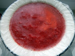 Торт Клубника со сливками с желатином - шаг 13 Торт Клубника со сливками с желатином - шаг 13