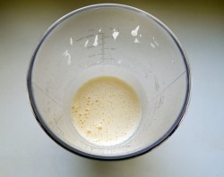 Торт Клубника со сливками с желатином - шаг 3 Торт Клубника со сливками с желатином - шаг 3