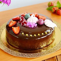 Муссовый торт с зеркальной глазурью и вафельными коржами