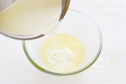 Муссовый торт с зеркальной глазурью и вафельными коржами - шаг 13 Муссовый торт с зеркальной глазурью и вафельными коржами - шаг 13