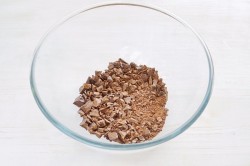 Муссовый торт с зеркальной глазурью и вафельными коржами - шаг 14 Муссовый торт с зеркальной глазурью и вафельными коржами - шаг 14