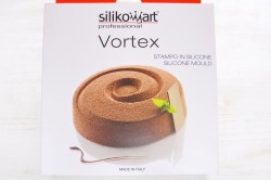 Муссовый торт с зеркальной глазурью и вафельными коржами - шаг 17 Муссовый торт с зеркальной глазурью и вафельными коржами - шаг 17