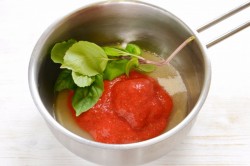 Муссовый торт с зеркальной глазурью и вафельными коржами - шаг 2 Муссовый торт с зеркальной глазурью и вафельными коржами - шаг 2