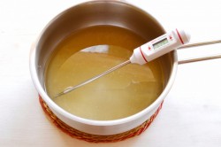 Муссовый торт с зеркальной глазурью и вафельными коржами - шаг 23 Муссовый торт с зеркальной глазурью и вафельными коржами - шаг 23