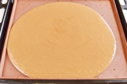 Муссовый торт с зеркальной глазурью и вафельными коржами - шаг 6 Муссовый торт с зеркальной глазурью и вафельными коржами - шаг 6