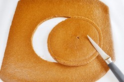 Муссовый торт с зеркальной глазурью и вафельными коржами - шаг 8 Муссовый торт с зеркальной глазурью и вафельными коржами - шаг 8