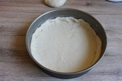 Пирог с мясом в духовке из дрожжевого теста - шаг 12