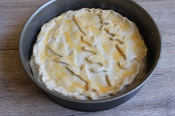Пирог с мясом в духовке из дрожжевого теста - шаг 14
