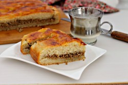 Пирог с мясом в духовке из дрожжевого теста - шаг 16