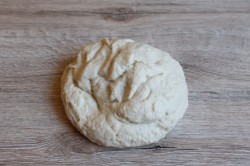 Пирог с мясом в духовке из дрожжевого теста - шаг 6