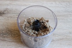 Пирог с мясом в духовке из дрожжевого теста - шаг 9