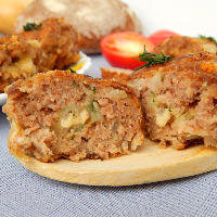 Мясные зразы с сыром