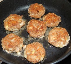 Мясные зразы с сыром - шаг 9 Мясные зразы с сыром - шаг 9