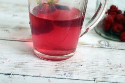 Настойка из малины на водке в домашних условиях - шаг 4 Настойка из малины на водке в домашних условиях - шаг 4