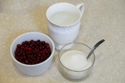 Настойка на бруснике на самогоне - шаг 1 Настойка на бруснике на самогоне - шаг 1