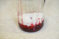 Настойка на бруснике на самогоне - шаг 4 Настойка на бруснике на самогоне - шаг 4