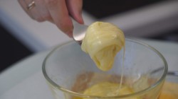 Нежный фруктовый десерт с шоколадом и сыром - шаг 10