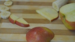 Нежный фруктовый десерт с шоколадом и сыром - шаг 4