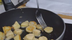 Нежный фруктовый десерт с шоколадом и сыром - шаг 8