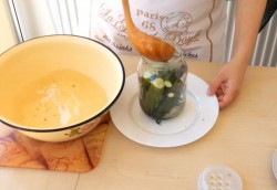 Маринованные огурцы без стерилизации на зиму с уксусом - шаг 8 Маринованные огурцы без стерилизации на зиму с уксусом - шаг 8