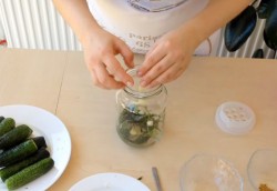 Маринованные огурцы без стерилизации на зиму с уксусом - шаг 3 Маринованные огурцы без стерилизации на зиму с уксусом - шаг 3