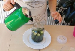 Маринованные огурцы без стерилизации на зиму с уксусом - шаг 5 Маринованные огурцы без стерилизации на зиму с уксусом - шаг 5