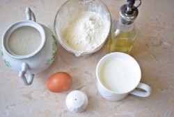 Оладьи на скорую руку без дрожжей - шаг 1