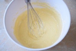 Оладьи на скорую руку без дрожжей - шаг 4