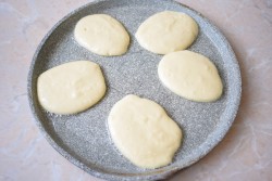 Оладьи на скорую руку без дрожжей - шаг 5