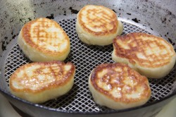 Воздушные оладьи на кефире Очень Пышные - шаг 12 Воздушные оладьи на кефире Очень Пышные - шаг 12