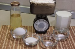 Воздушные оладьи на кефире Очень Пышные - шаг 1 Воздушные оладьи на кефире Очень Пышные - шаг 1